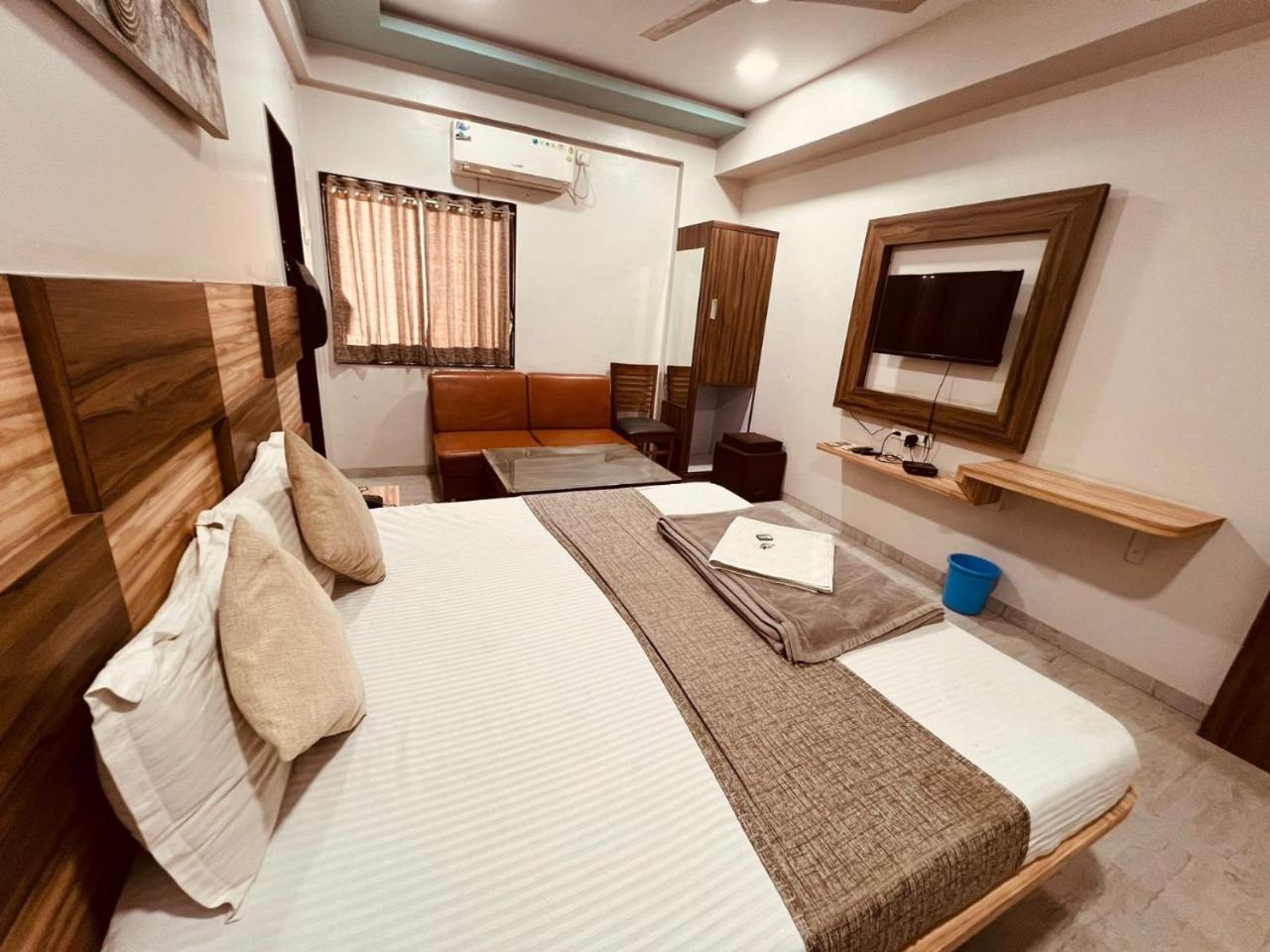 Hotel Pragati Inn Ahmednagar Extérieur photo