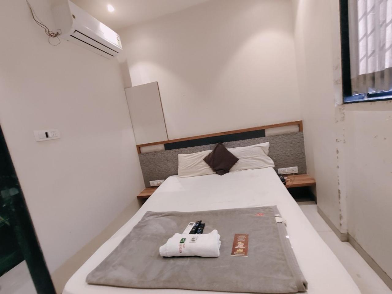 Hotel Pragati Inn Ahmednagar Extérieur photo