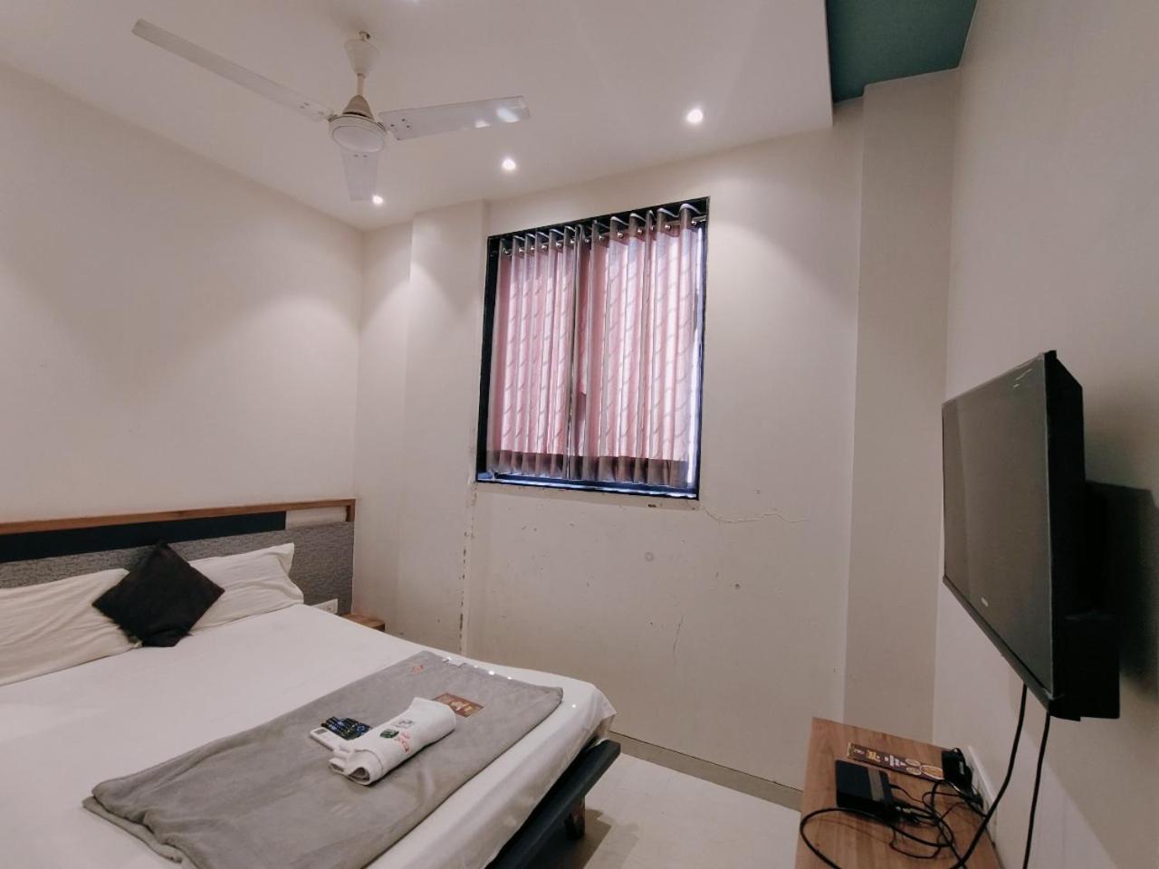 Hotel Pragati Inn Ahmednagar Extérieur photo