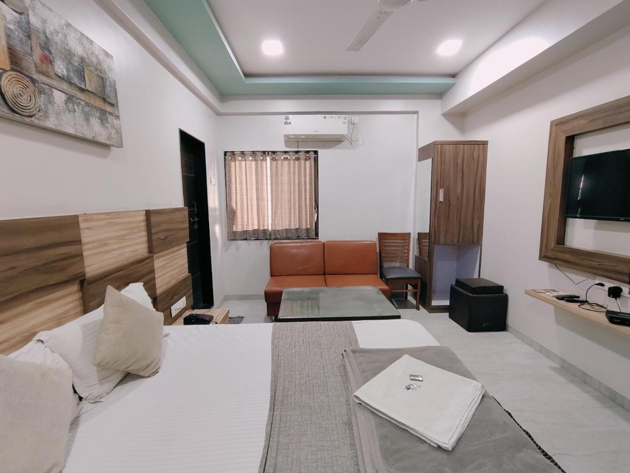 Hotel Pragati Inn Ahmednagar Extérieur photo