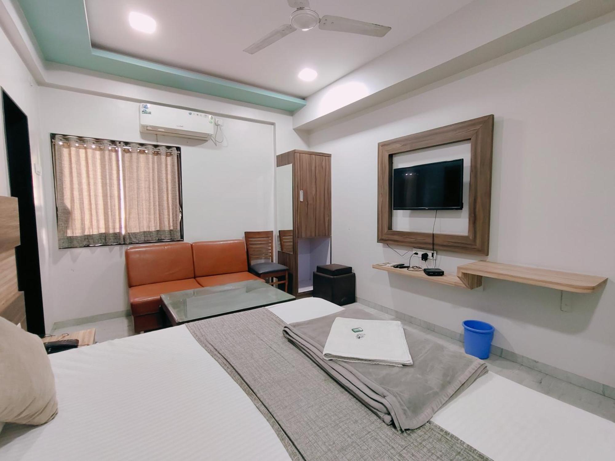 Hotel Pragati Inn Ahmednagar Extérieur photo