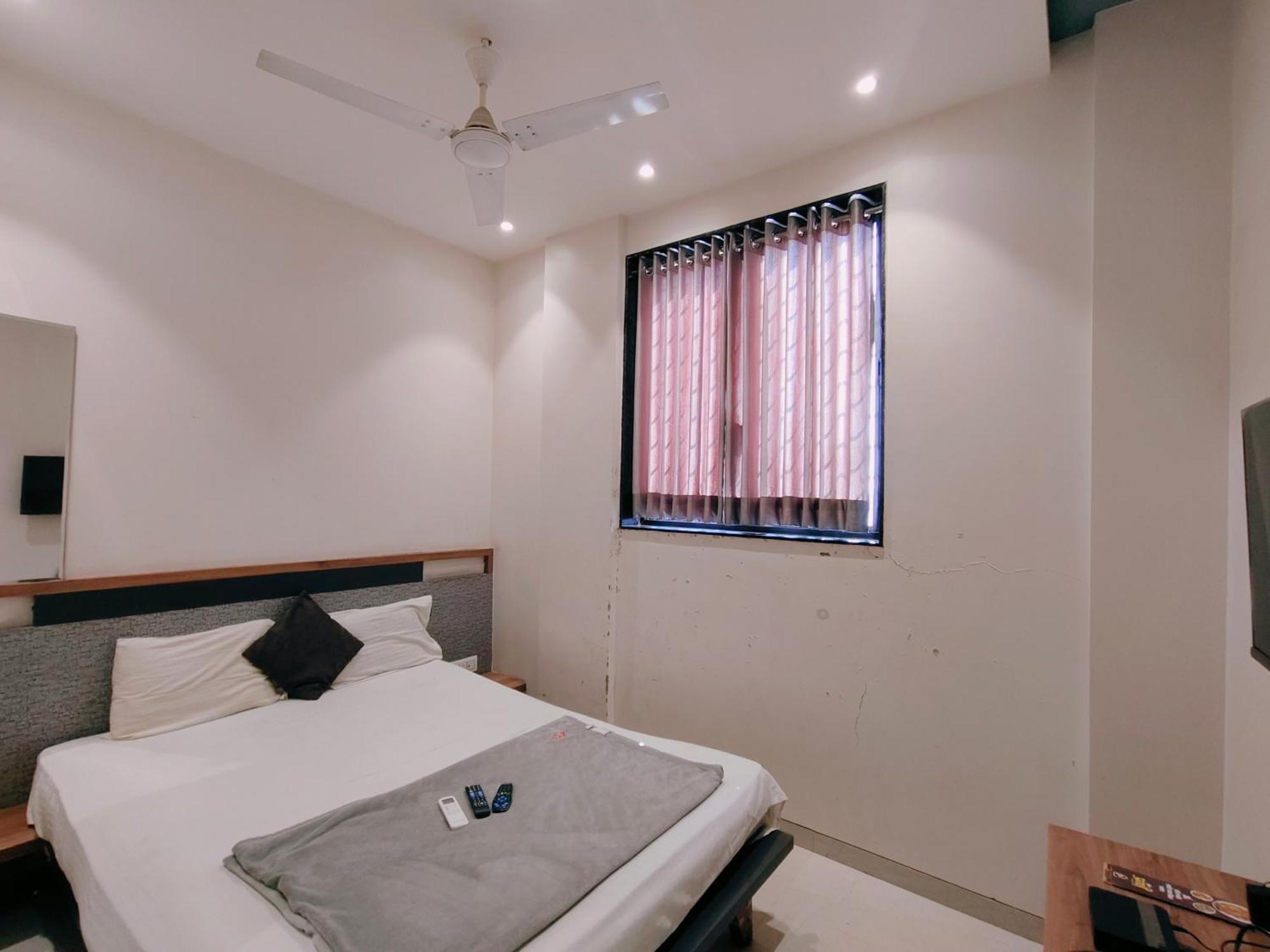 Hotel Pragati Inn Ahmednagar Extérieur photo